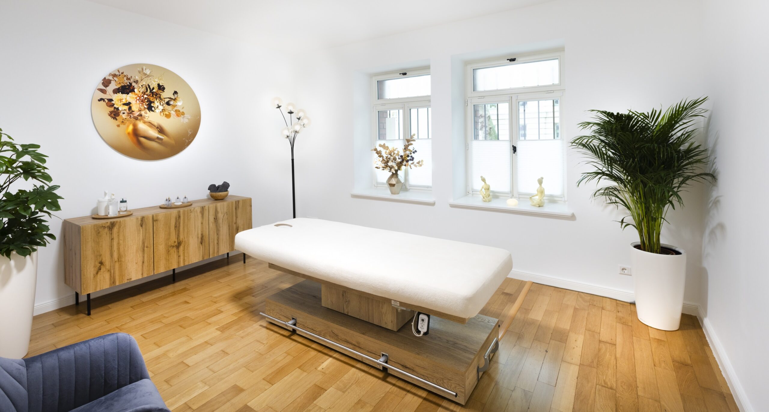 Modernes Behandlungszimmer Physiotherapie Physiolife